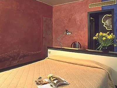 Hotel Mercure Centre Beaux-arts 4*